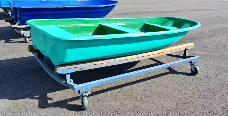 Стеклопластиковая лодка Старт (тримаран) в Нефтеюганске