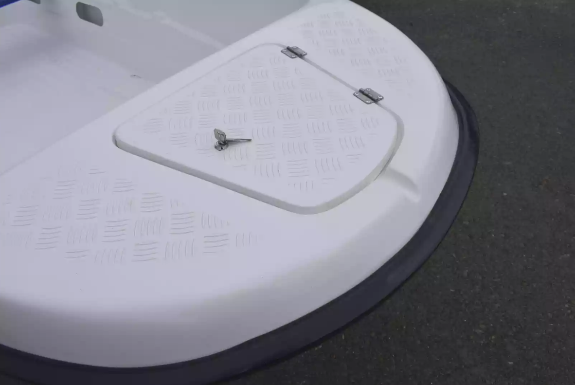 Стеклопластиковая лодка Пингвин New (тримаран) в Нефтеюганске