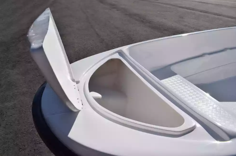 Стеклопластиковая лодка Пингвин (тримаран) в Нефтеюганске