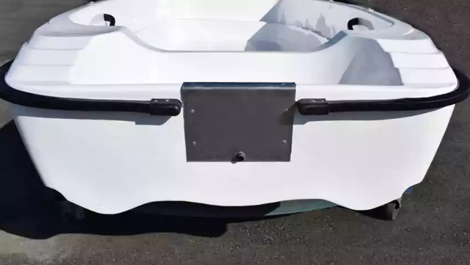 Стеклопластиковая лодка Пингвин (тримаран) в Нефтеюганске