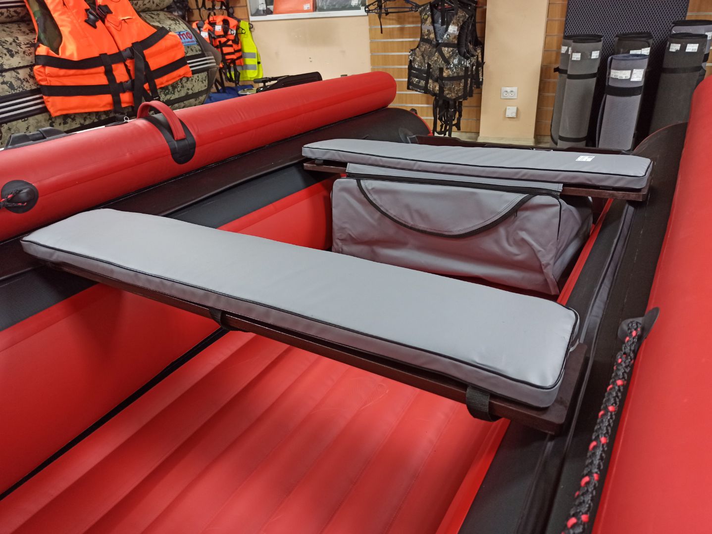 КОМПЛЕКТ МЯГКИХ НАКЛАДОК С СУМКОЙ ДЛЯ ЛОДОК 90Х20 СЕРЫЙ в Нефтеюганске