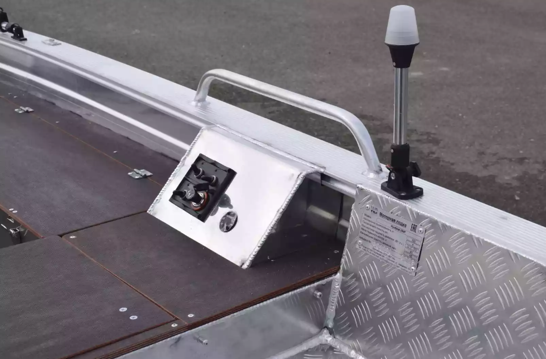 Алюминиевая лодка Wyatboat-390РМ в Нефтеюганске