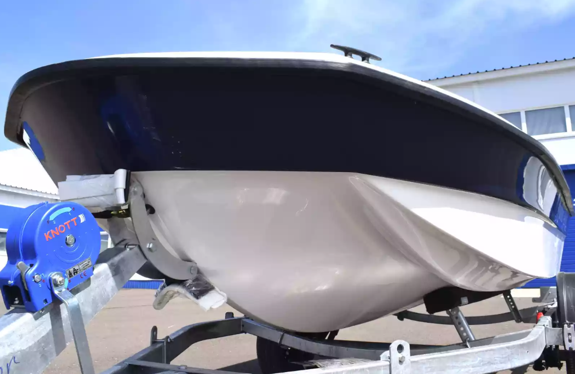 Стеклопластиковая лодка Wyatboat 430 тримаран в Нефтеюганске