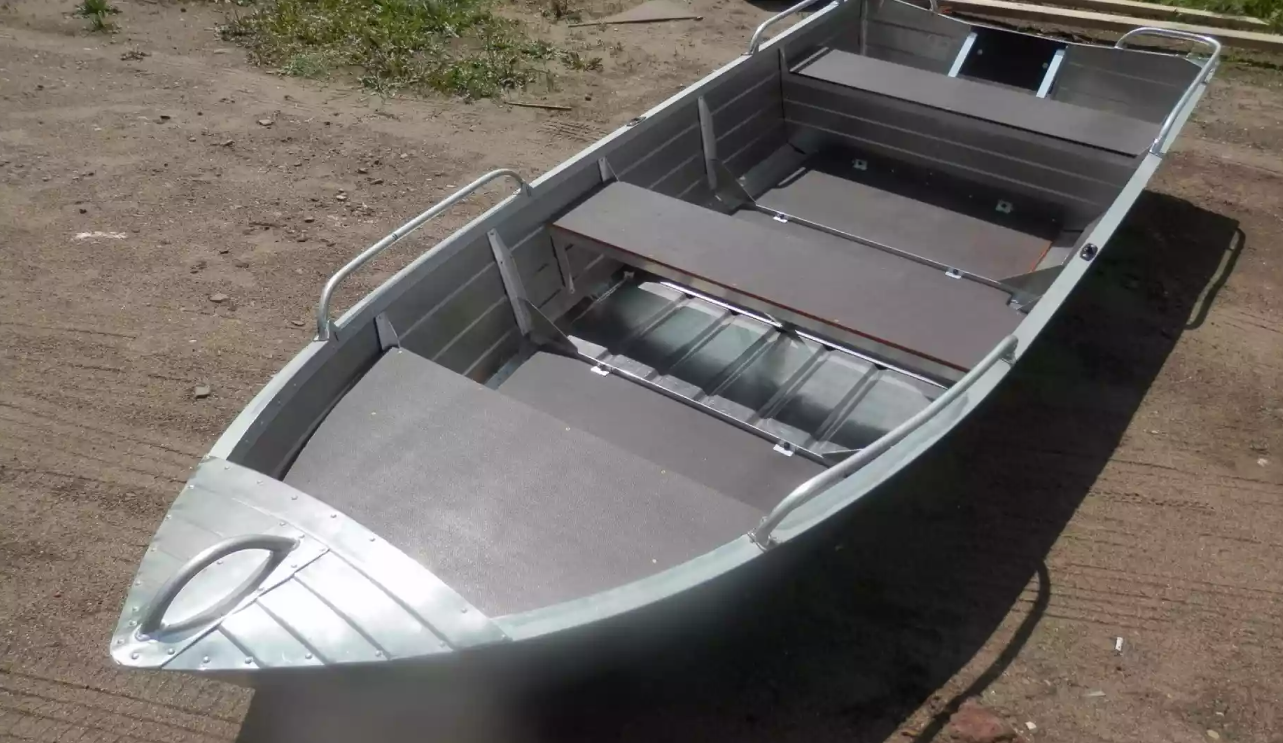 Алюминиевая лодка Вятка-Профи 32 в Нефтеюганске