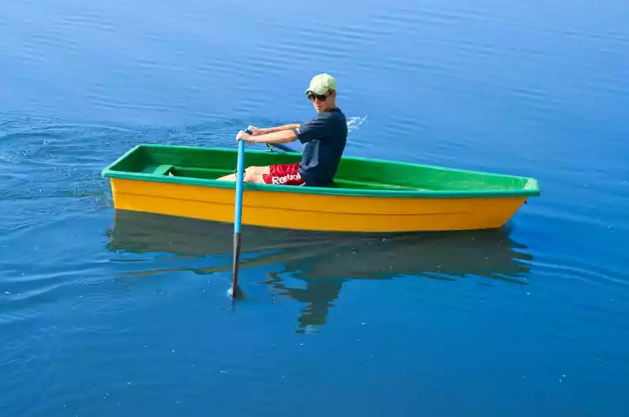 Стеклопластиковая лодка Малютка в Нефтеюганске