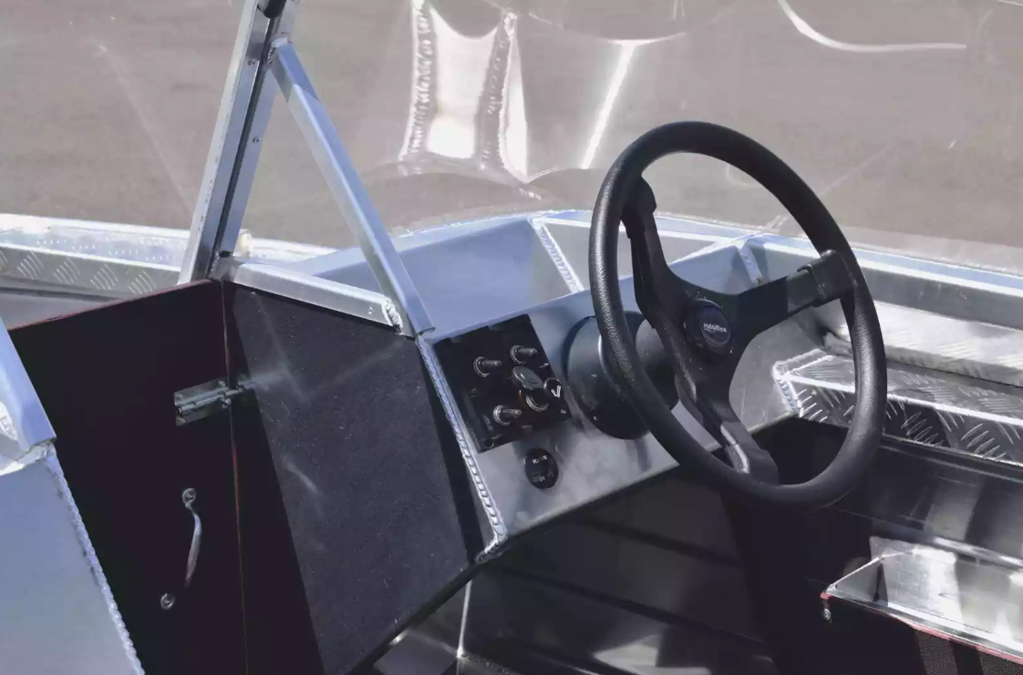 Алюминиевая лодка Wyatboat-390 DCM в Нефтеюганске