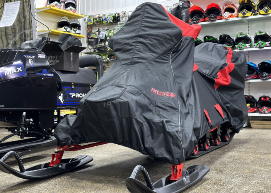 Чехол транспорт. снегохода IKUDZO HUNTER черно-красный Оксфорд ПРЕМИУМ качества с лого IKUDZO в Нефтеюганске