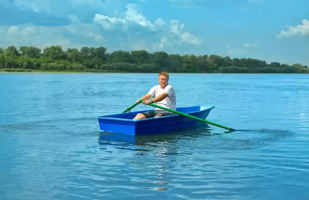 Стеклопластиковая лодка Малютка в Нефтеюганске