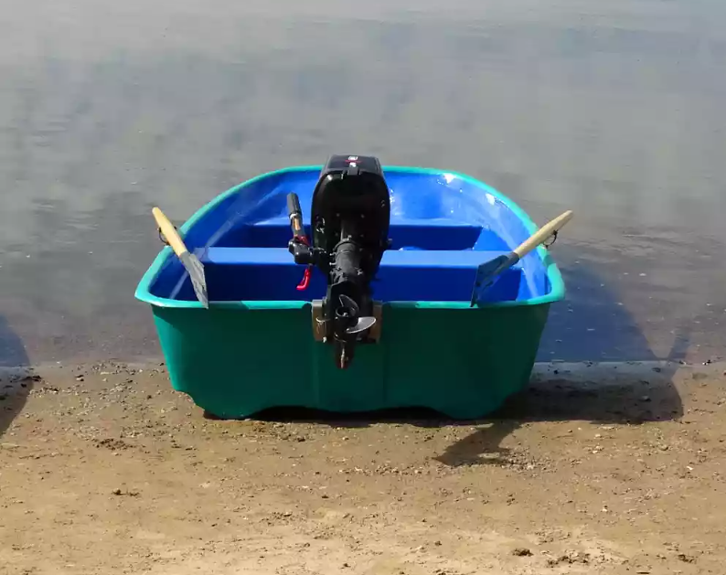 Стеклопластиковая лодка Старт (тримаран) в Нефтеюганске