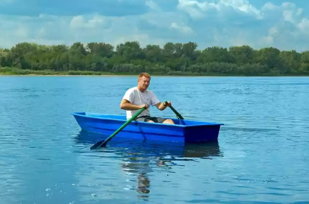 Стеклопластиковая лодка Малютка в Нефтеюганске