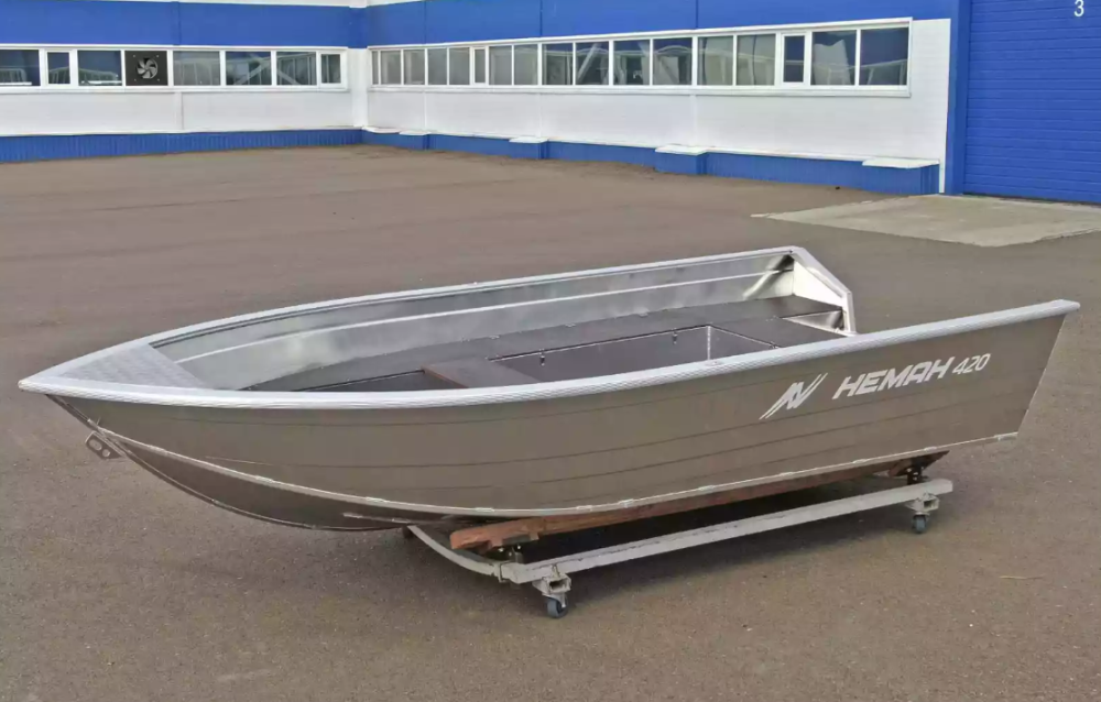 Алюминиевая лодка  Неман-420 в Нефтеюганске