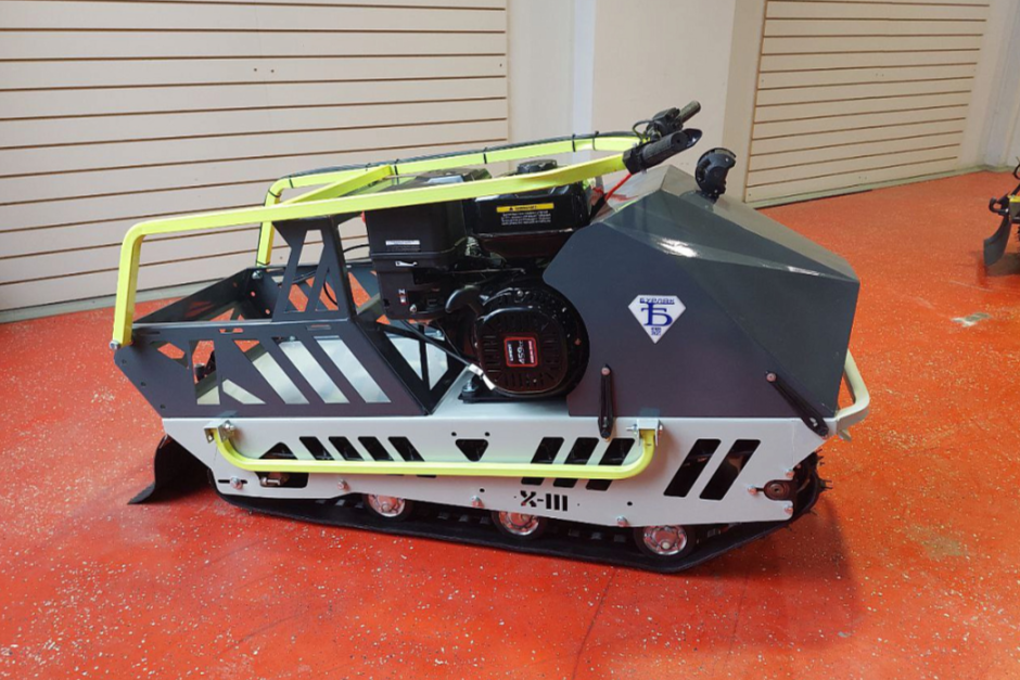 Мотобуксировщик Бурлак Пионер в Нефтеюганске