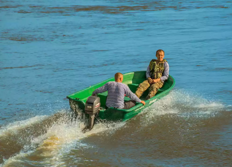 Стеклопластиковая лодка Neman-340 (тримаран) в Нефтеюганске