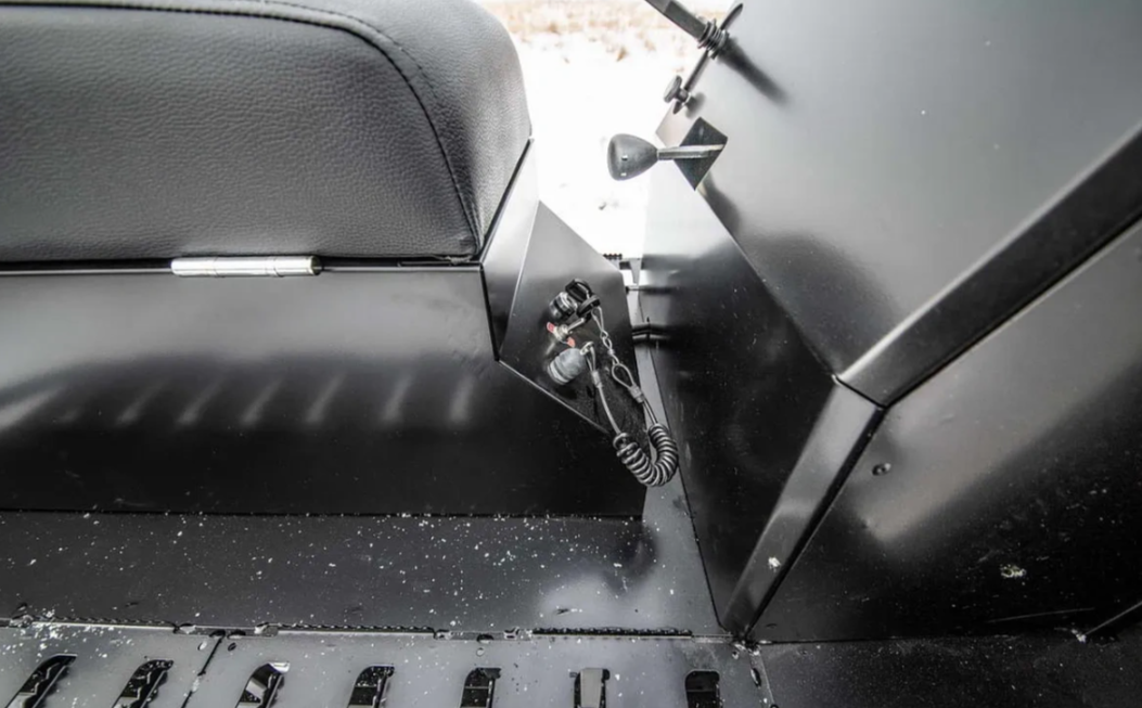 Снегоход АРКТИК 4Т в Нефтеюганске