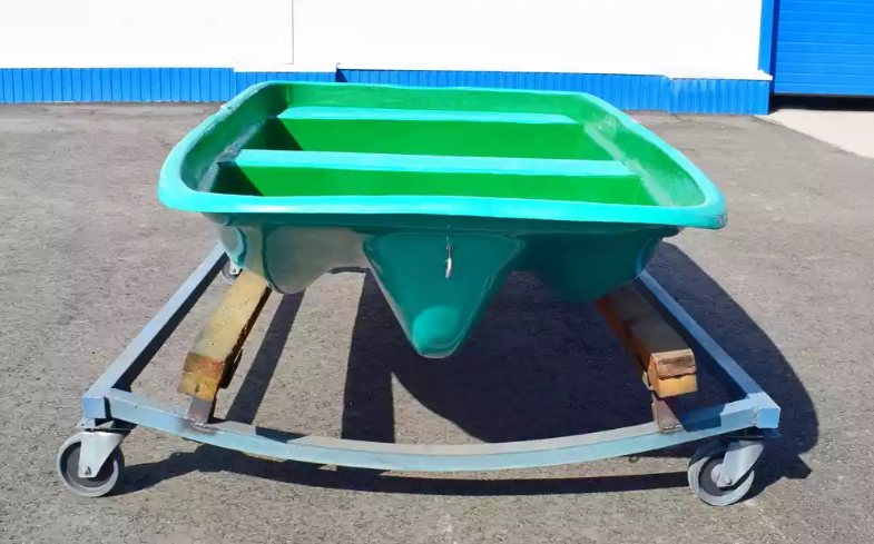 Стеклопластиковая лодка Старт (тримаран) в Нефтеюганске