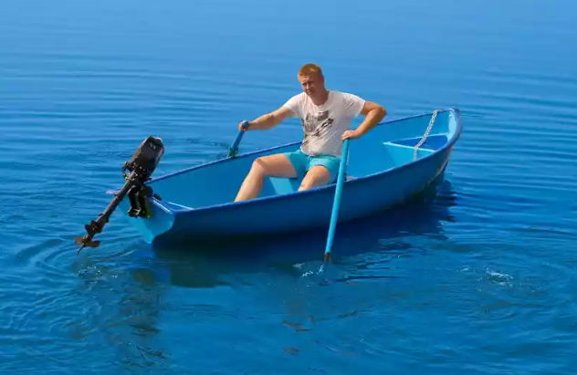 Стеклопластиковая лодка Омуль в Нефтеюганске