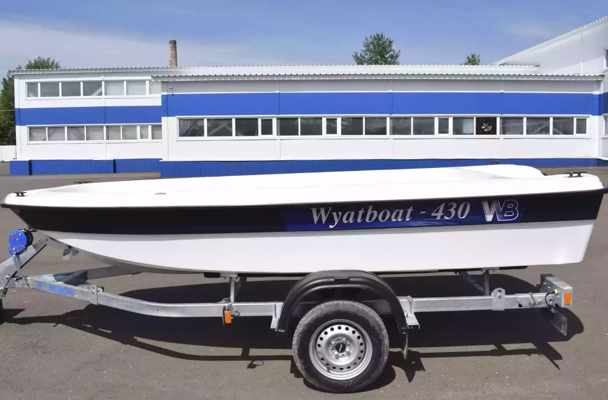 Стеклопластиковая лодка Wyatboat 430 тримаран в Нефтеюганске