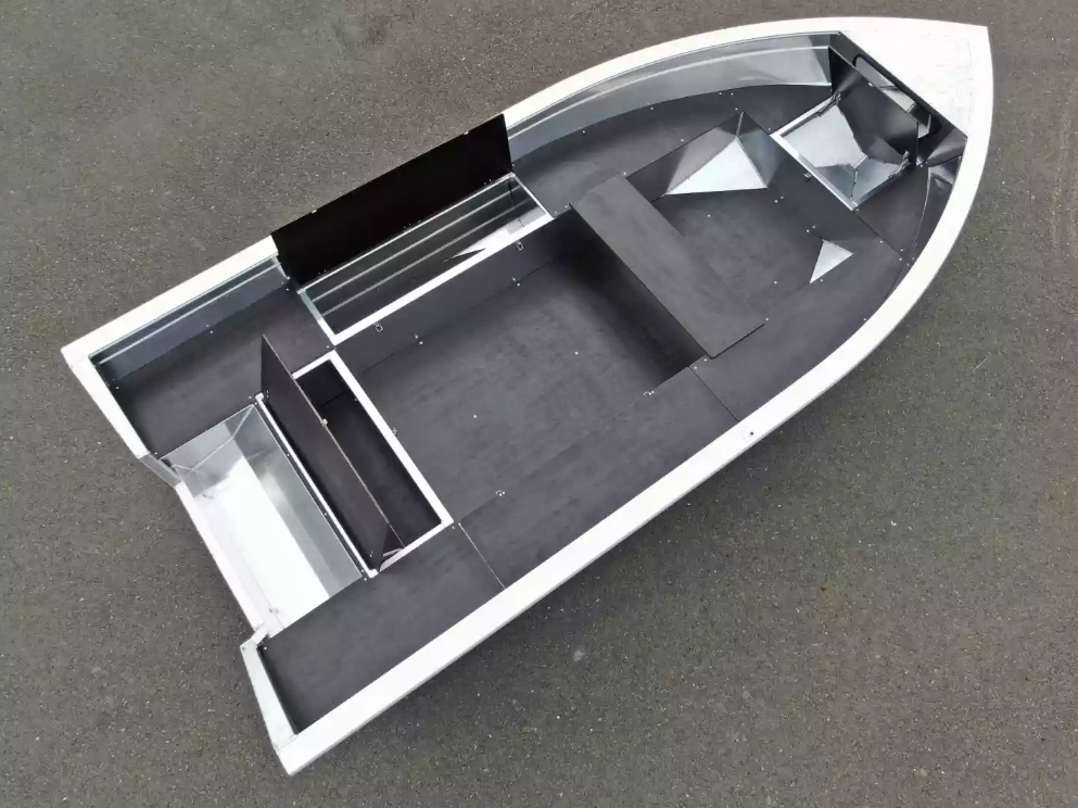 Алюминиевая лодка  Неман-420 в Нефтеюганске