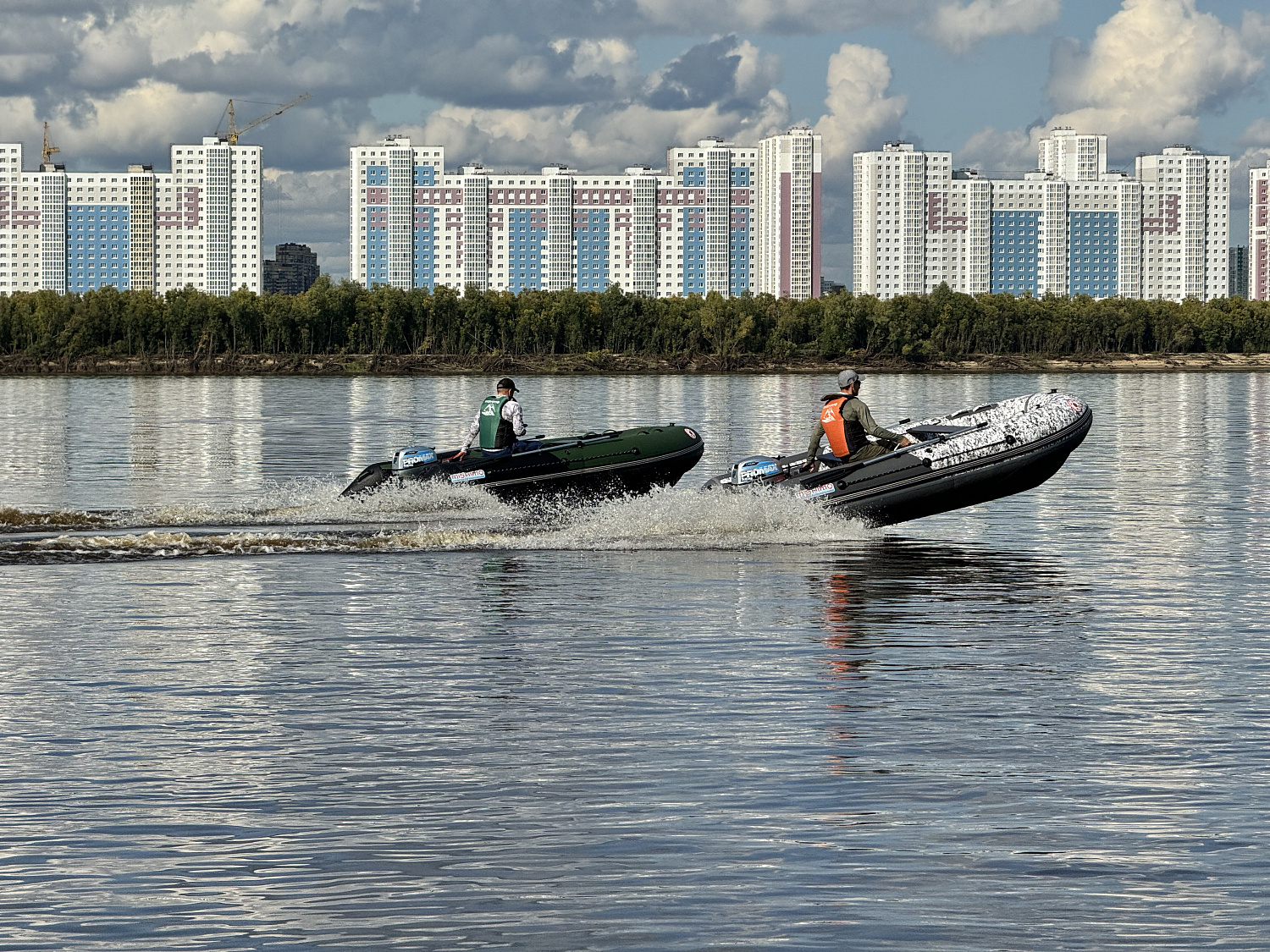 Лодка MISHIMO BIG FLOOR 440 в Нефтеюганске