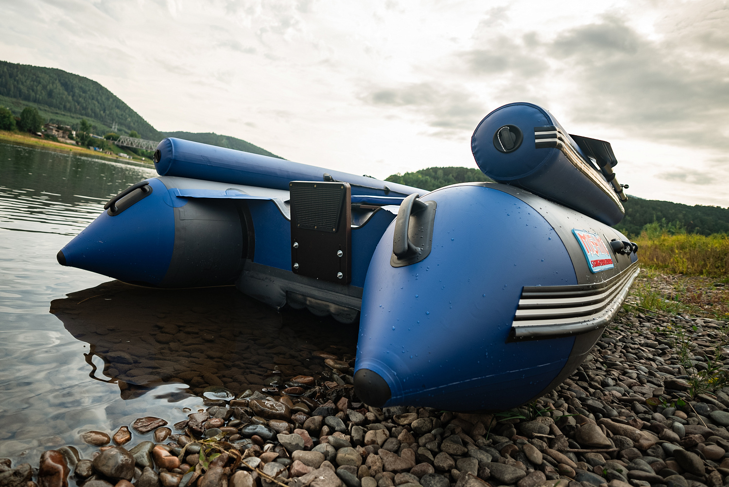 Лодка MISHIMO RIVER FJET PRO 430  под водомет в Нефтеюганске