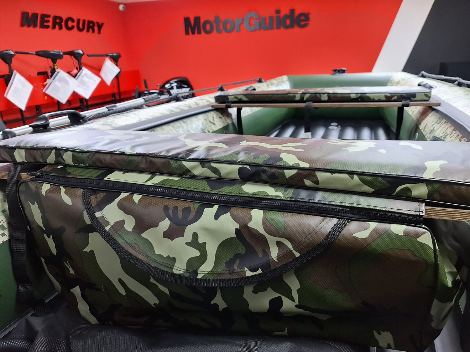 КОМПЛЕКТ МЯГКИХ НАКЛАДОК С СУМКОЙ ДЛЯ ЛОДОК 105Х20 КАМУФЛЯЖ в Нефтеюганске