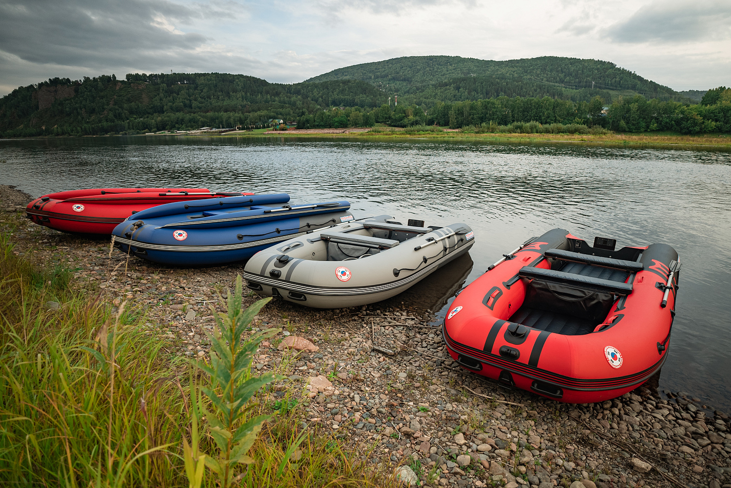 Лодка MISHIMO RIVER FJET PRO 430  под водомет в Нефтеюганске